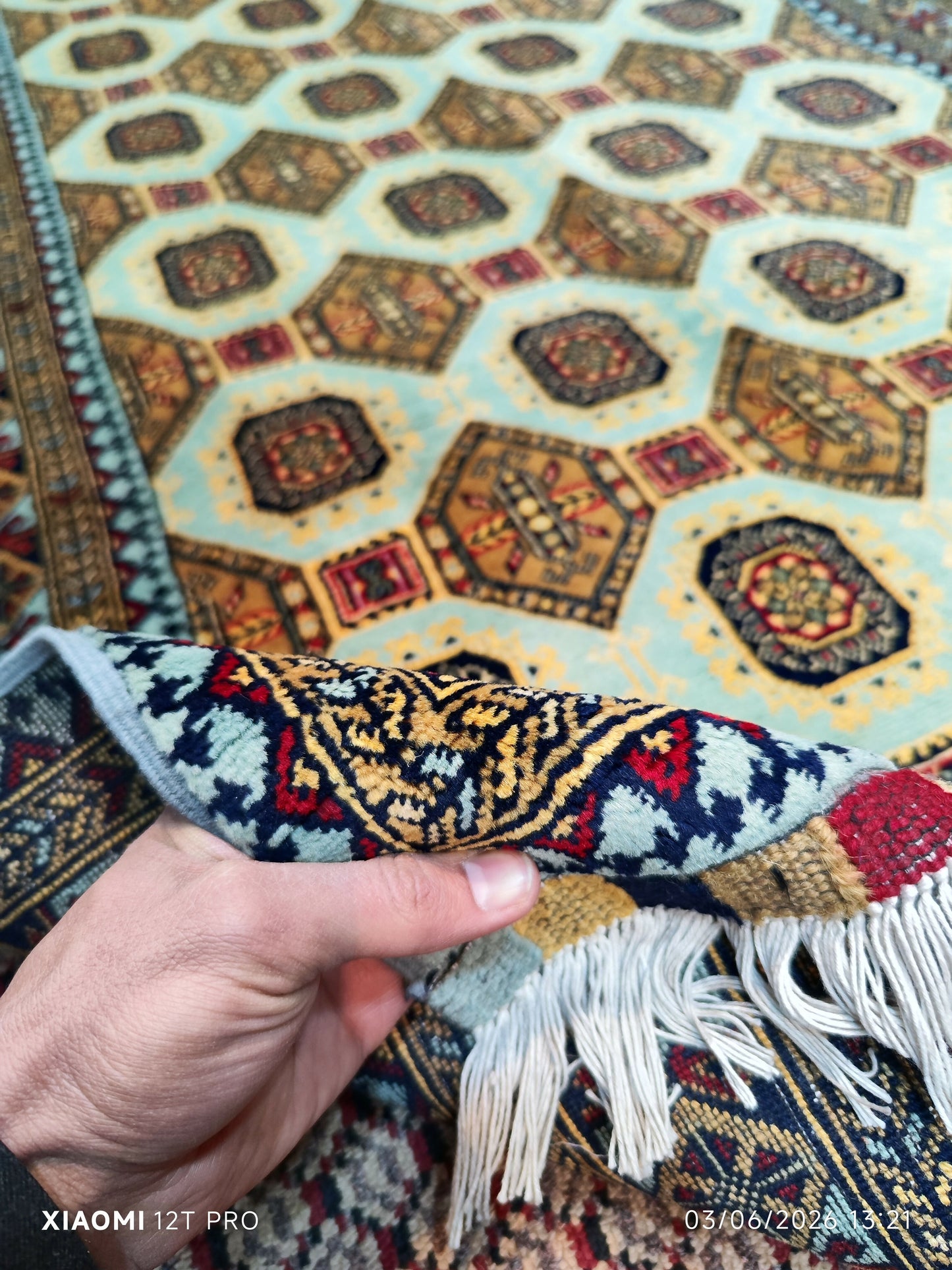 Saroqe Design – Light Turquoise and Gold