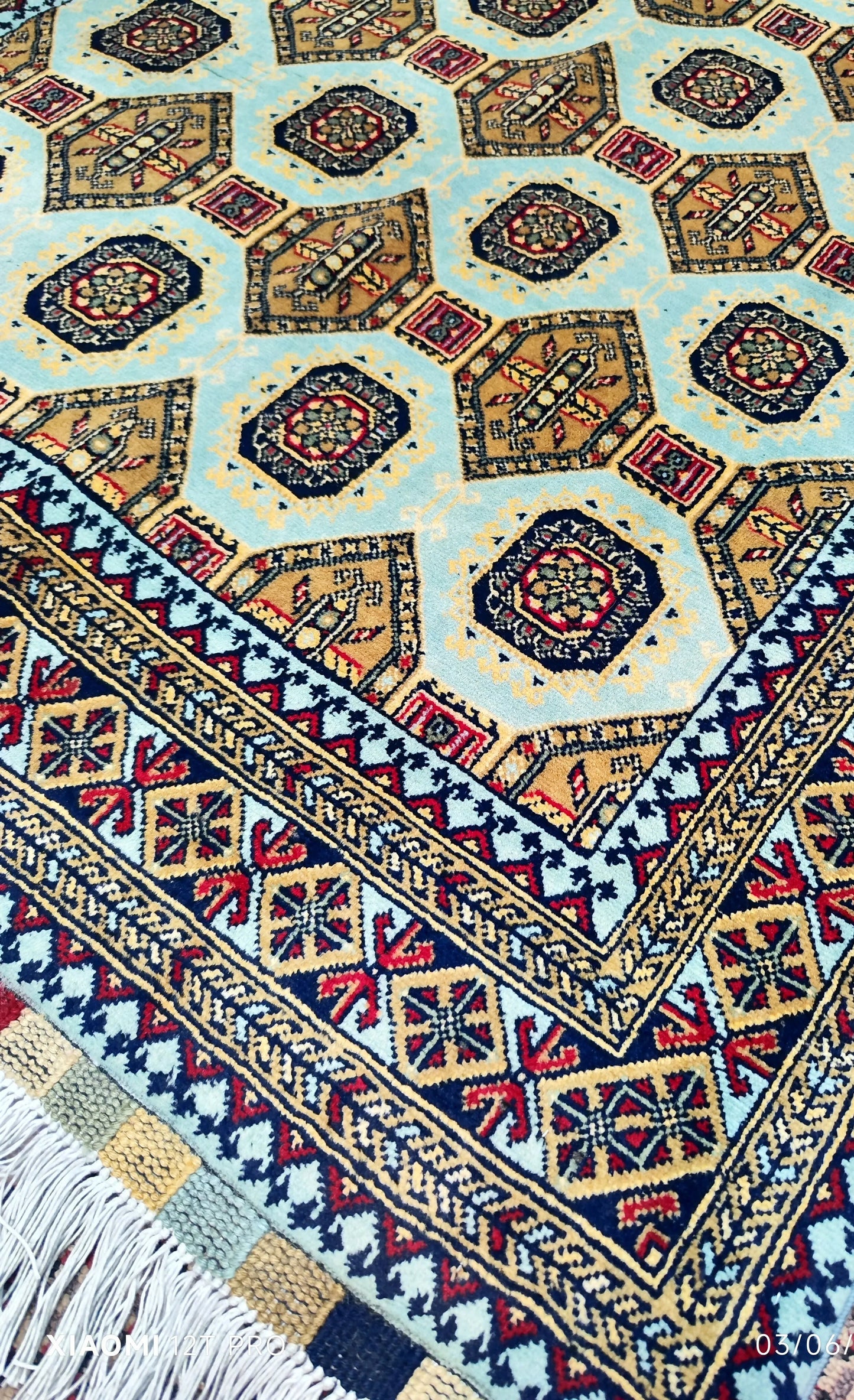 Saroqe Design – Light Turquoise and Gold